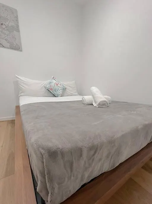 1.5Br Apartment Fortitude Valley Brisbane 0*,